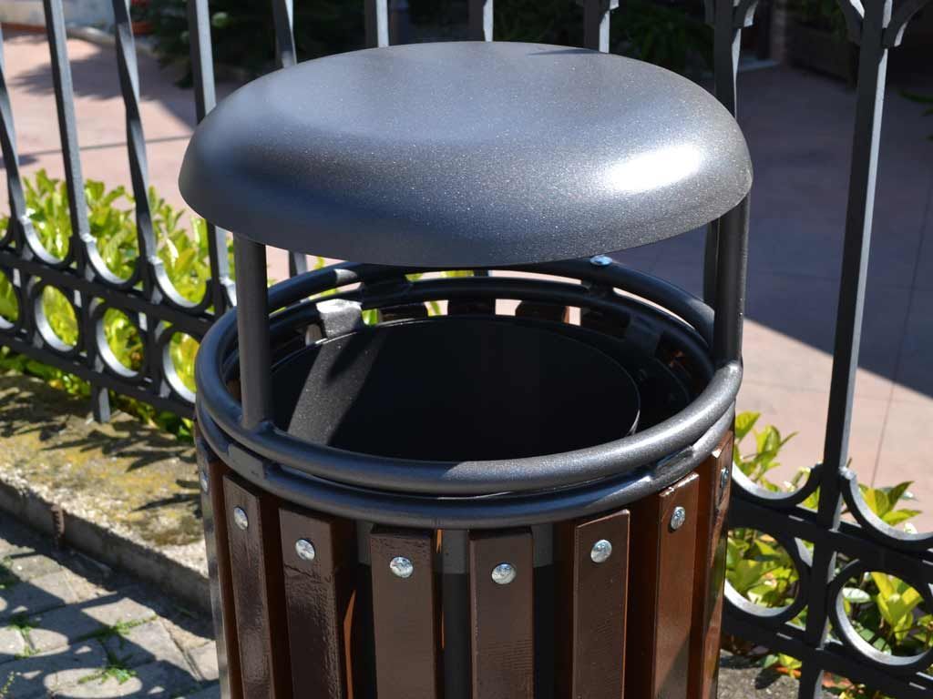 Waste Bin Giglio enclosoure close