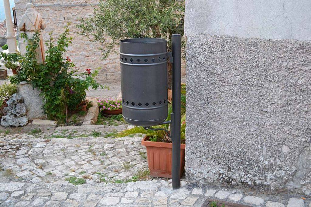 Cestini arredo urbano