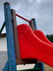 dettaglio scivolo castello mini plastica riciclata strongplast