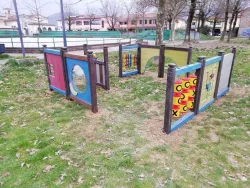 labirinto gioco sensoriale accessibile in plastica riciclata.webp