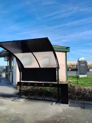 pensilina arco smart ricarica ebike.webp