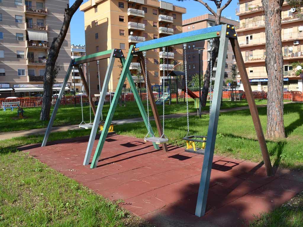 Swing with two mixed seats in recycled plastic Strongplast