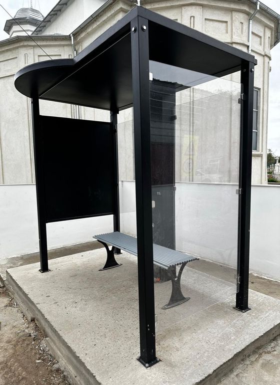 Pensilina Smart Bus Shelter With Smart Totem Church