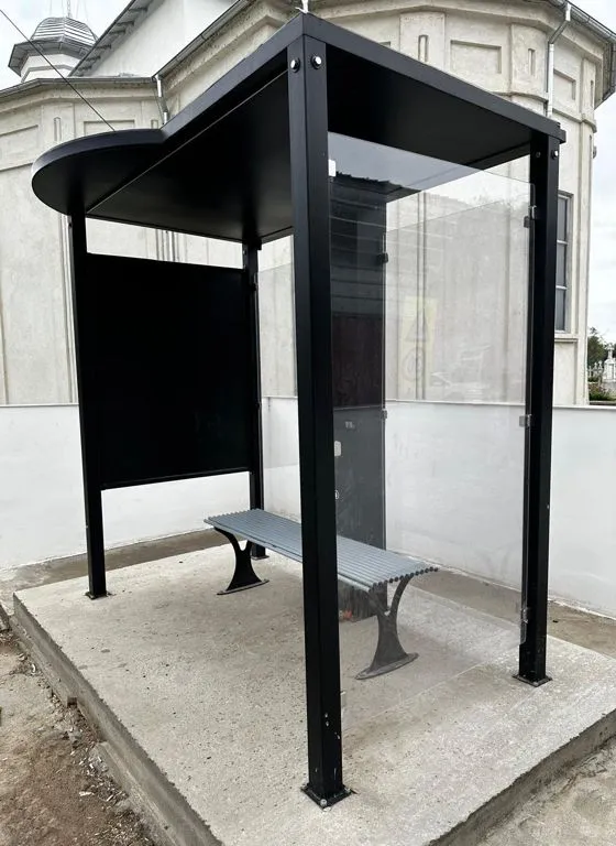 pensilina smart bus shelter with smart totem church.jpg