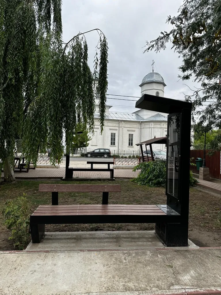 viva adv smart bench advertising usb wireless hotspot playground city center.jpg